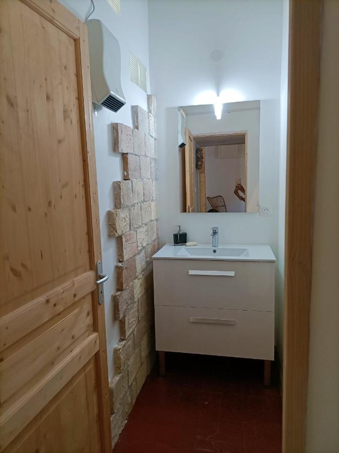 Ferienwohnung T2 Duplex "Chez Evelyne" Remoulins Exterior foto