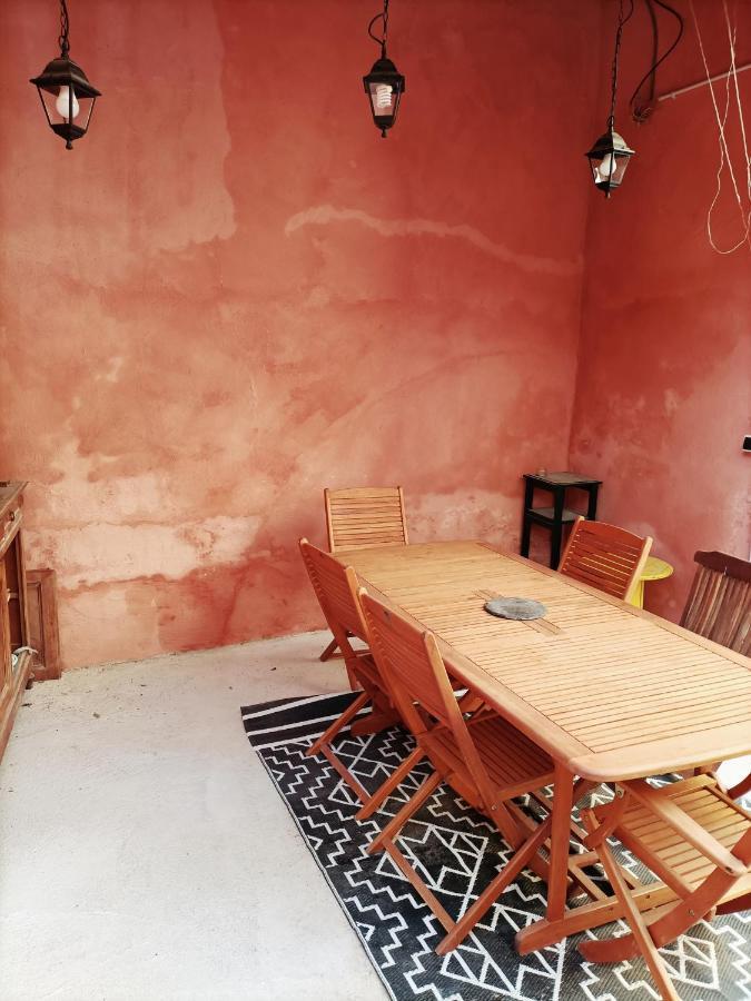 Ferienwohnung T2 Duplex "Chez Evelyne" Remoulins Exterior foto