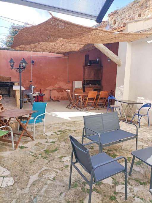 Ferienwohnung T2 Duplex "Chez Evelyne" Remoulins Exterior foto