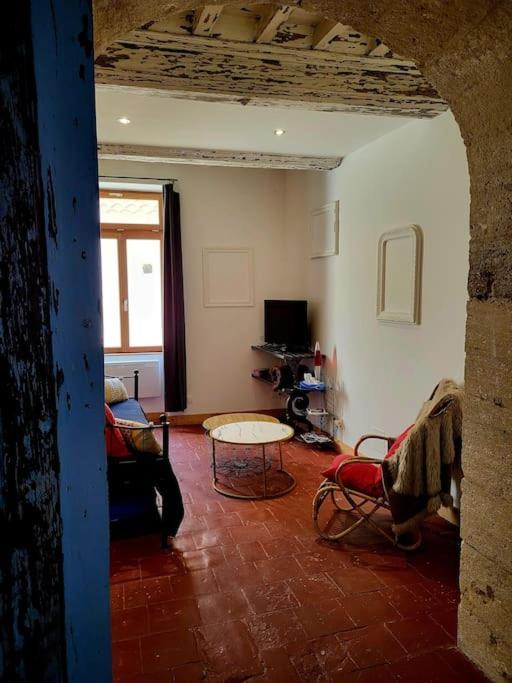 Ferienwohnung T2 Duplex "Chez Evelyne" Remoulins Exterior foto