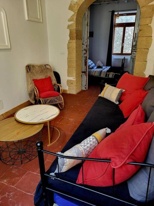 Ferienwohnung T2 Duplex "Chez Evelyne" Remoulins Exterior foto
