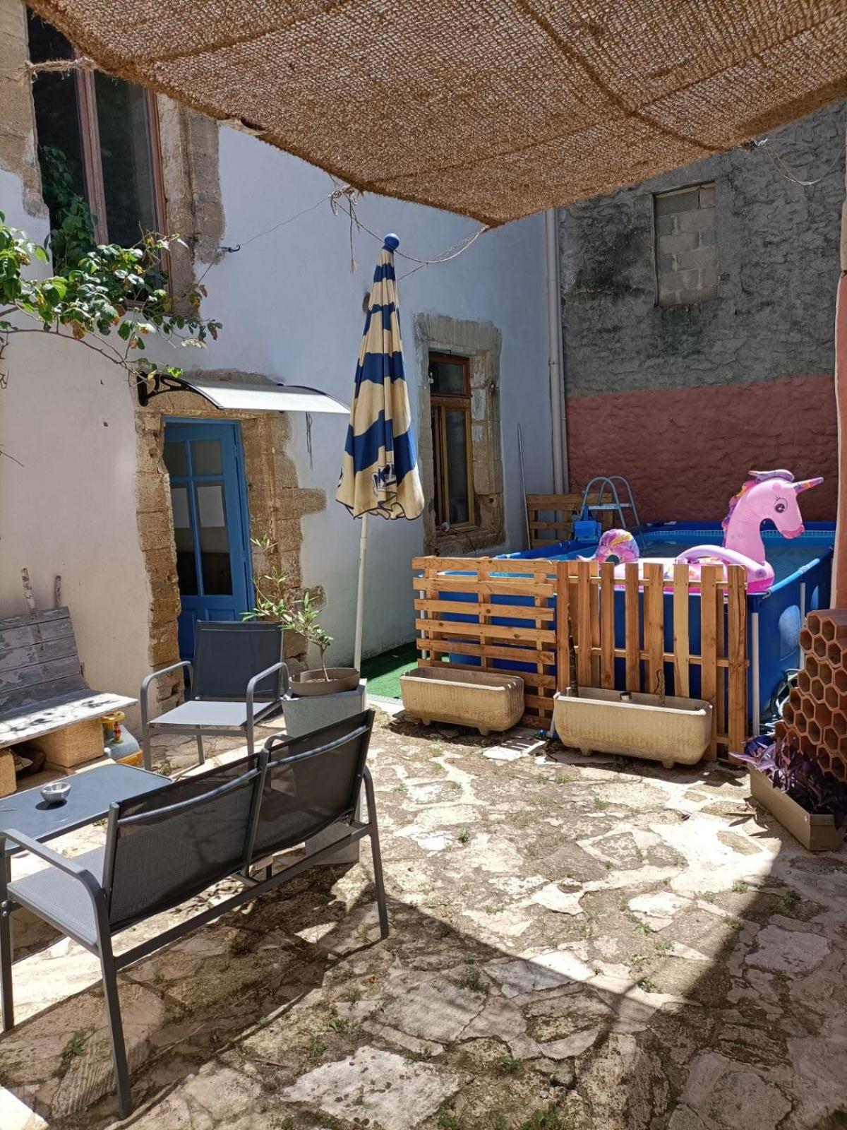 Ferienwohnung T2 Duplex "Chez Evelyne" Remoulins Exterior foto